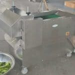 High-Speed-Chili-Pepper-Half-Dividing-Cutting-Machine-for-USA-Customer